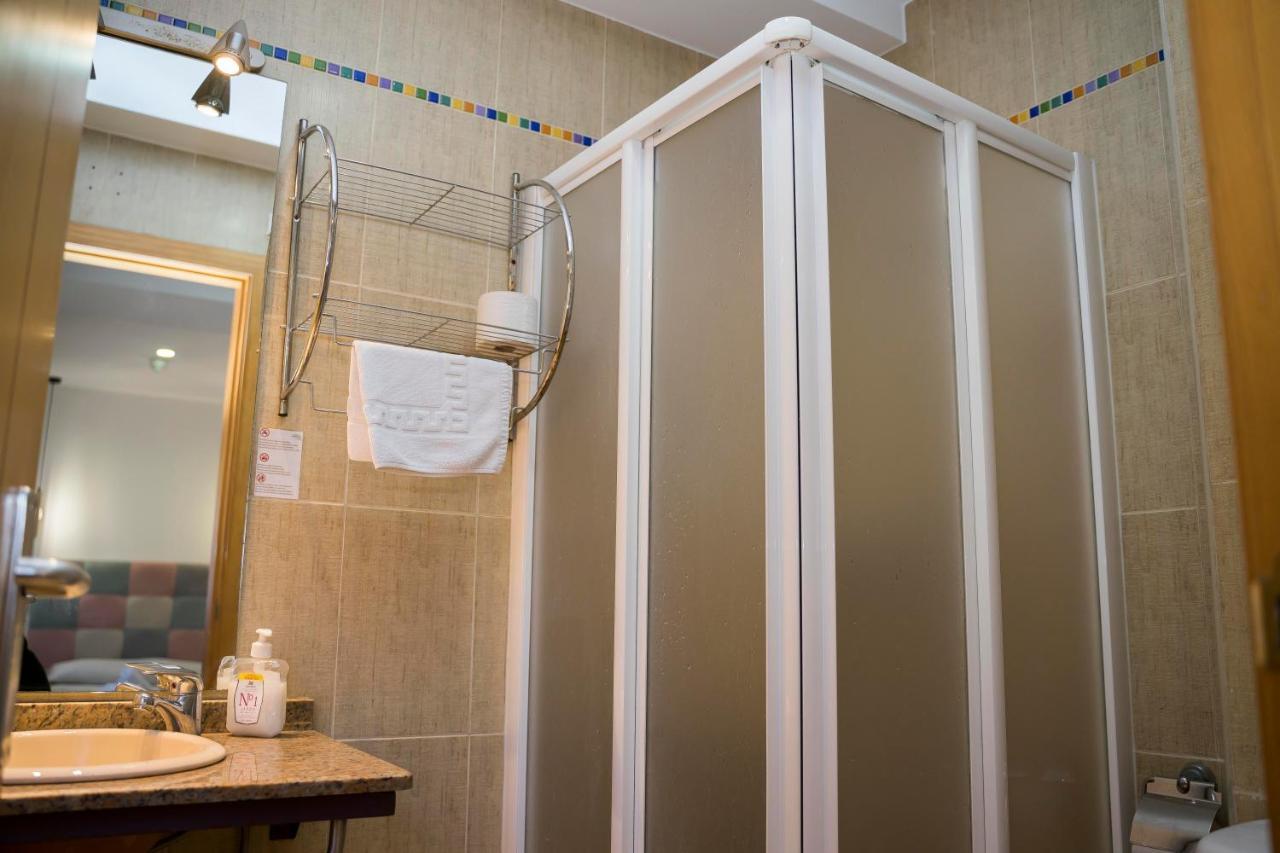 Hostal Goyesco Plaza ปลาเซนเซีย ภายนอก รูปภาพ
