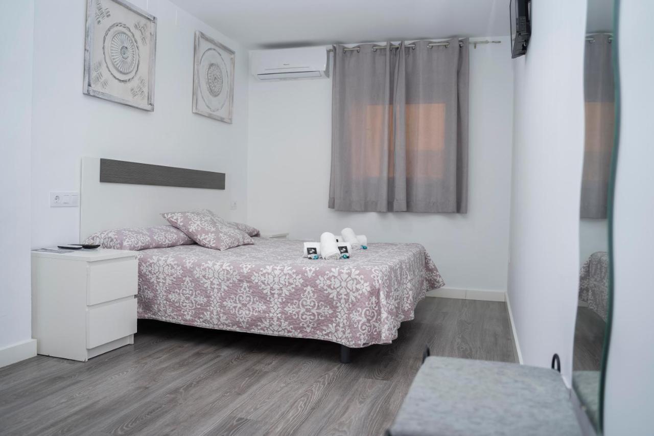 Hostal Goyesco Plaza ปลาเซนเซีย ภายนอก รูปภาพ