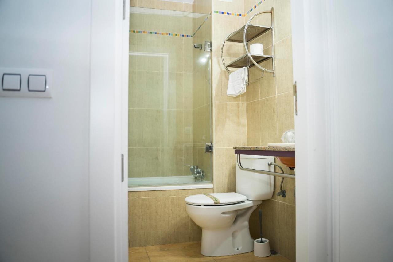 Hostal Goyesco Plaza ปลาเซนเซีย ภายนอก รูปภาพ