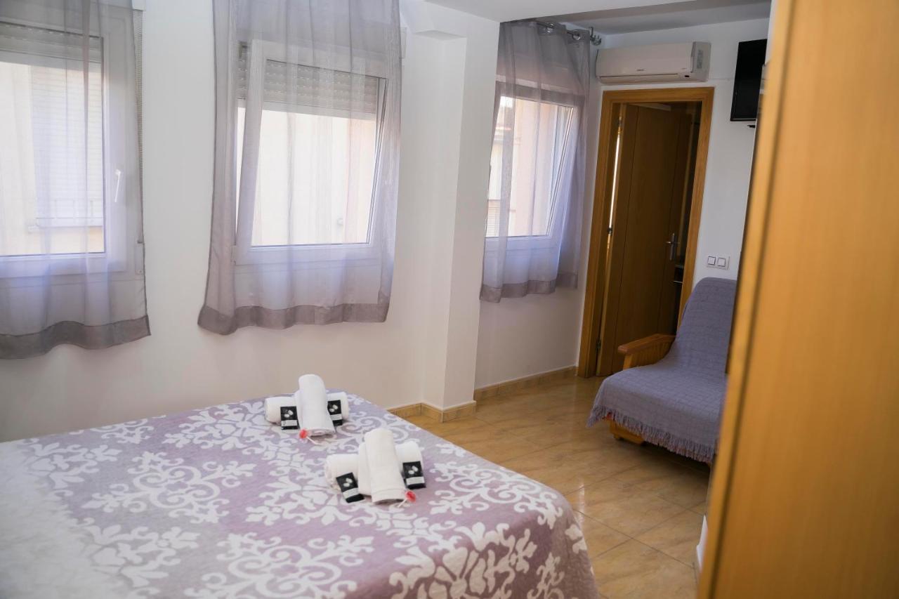 Hostal Goyesco Plaza ปลาเซนเซีย ภายนอก รูปภาพ