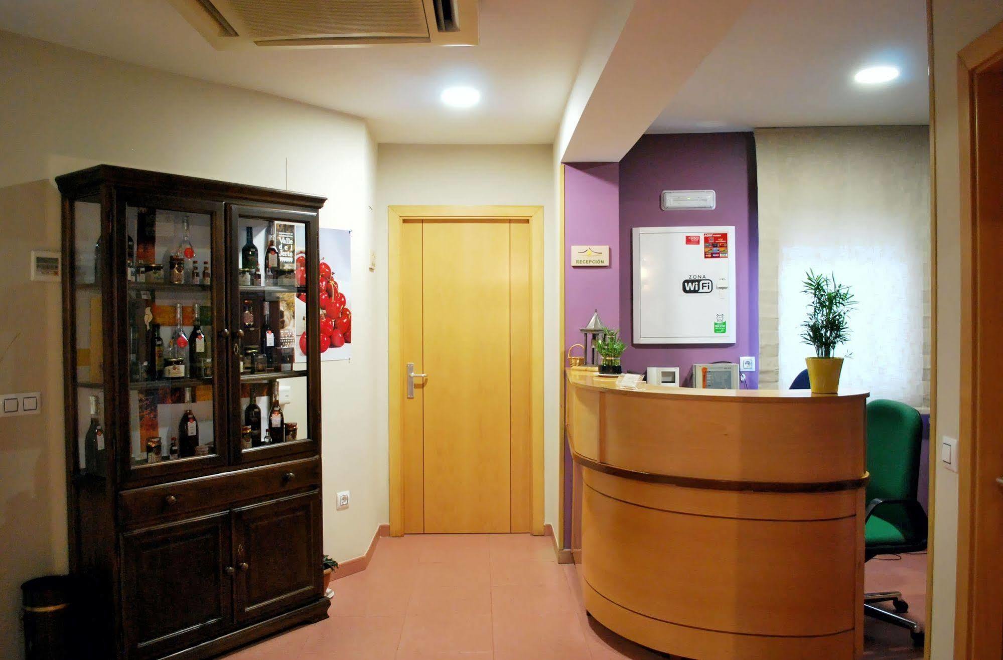Hostal Goyesco Plaza ปลาเซนเซีย ภายนอก รูปภาพ