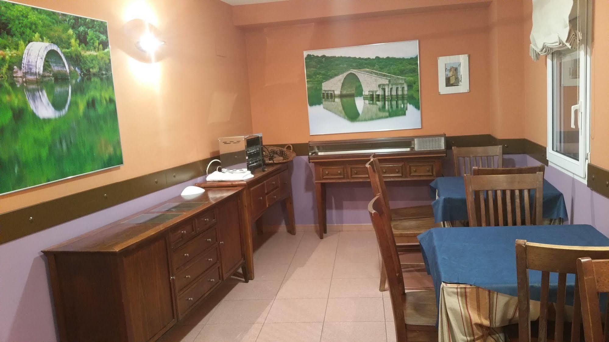 Hostal Goyesco Plaza ปลาเซนเซีย ภายนอก รูปภาพ