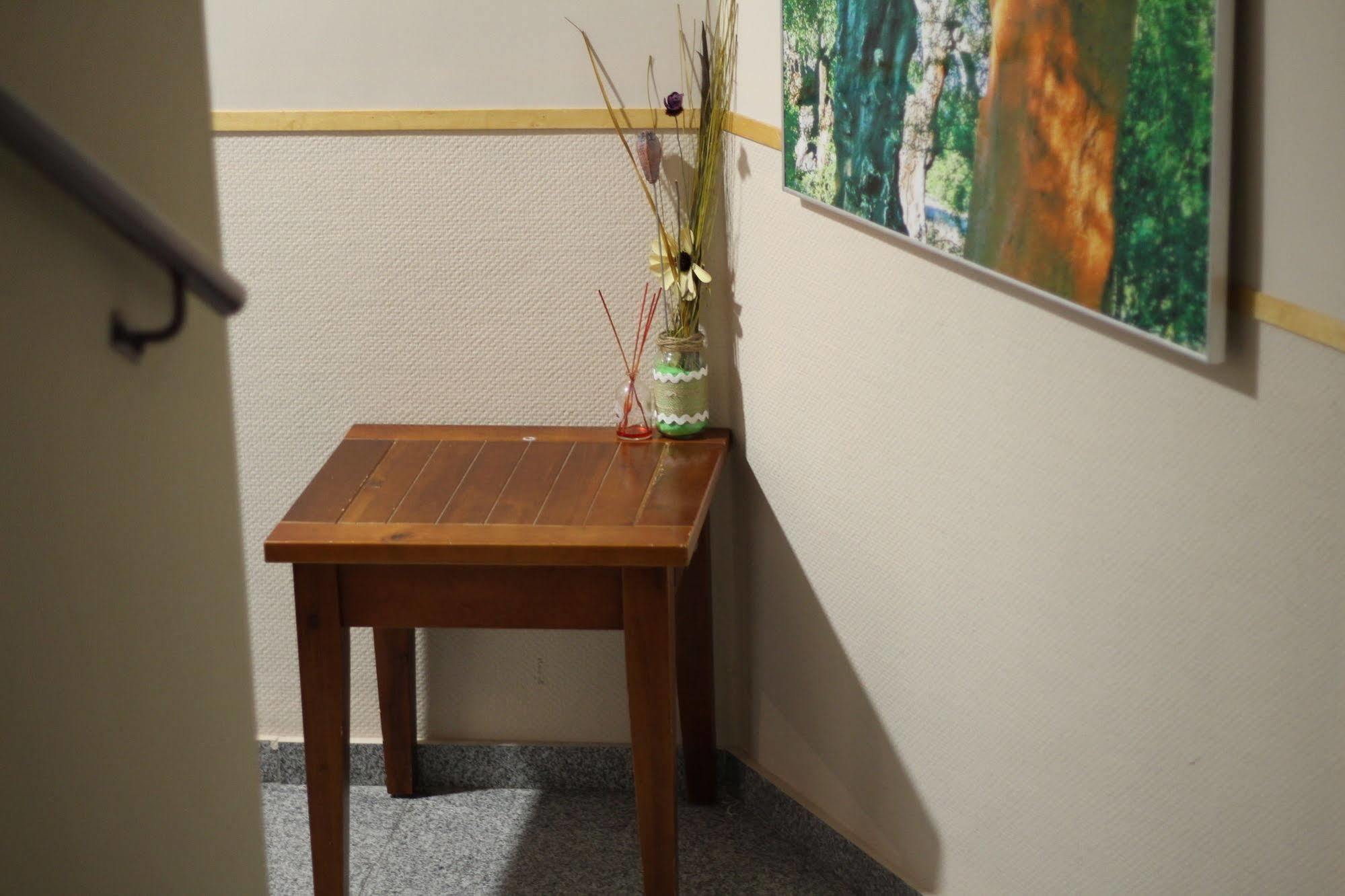 Hostal Goyesco Plaza ปลาเซนเซีย ภายนอก รูปภาพ