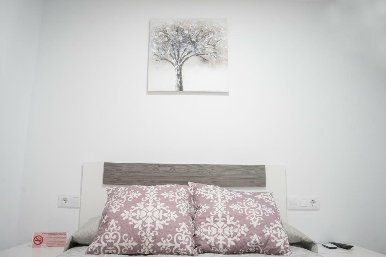 Hostal Goyesco Plaza ปลาเซนเซีย ภายนอก รูปภาพ